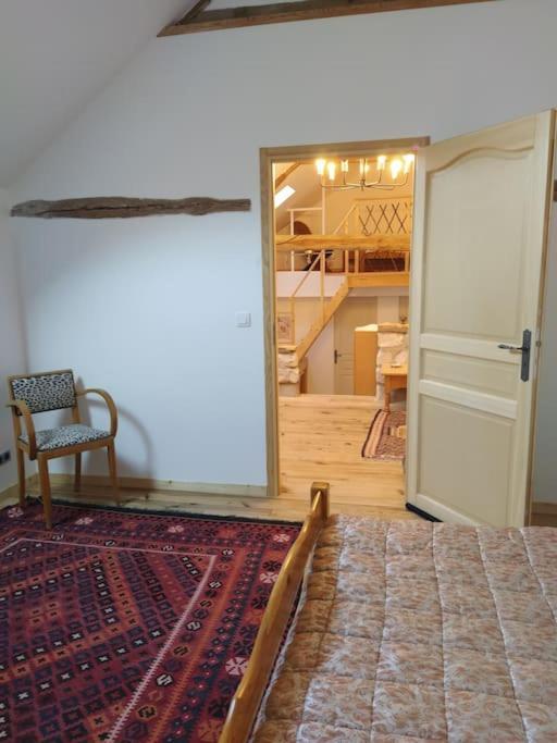 Superbe Appartement Dans Charmant Corps De Ferme Acheres-la-Foret Zewnętrze zdjęcie